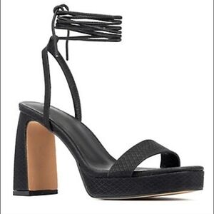 Gabrielle Union Size 9 Black Isabella Heeled Lace Up Sandals